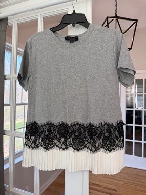 Laundry By Shelli Segal Gray Tee with Black Lace and Cream Pleated Hem